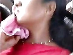 Sleeping Aunty Boobshow yellow blouse in public- delhi bus