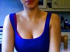 Hot Indian Girl Shows her tits on webcam